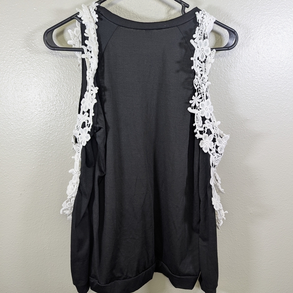Elegant Black Lace Trim Women's Top - Picture 2 of 9